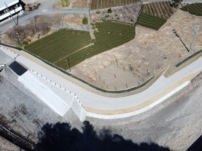 一級河川白光川国土強靭化対策工事　堤防嵩上げ工